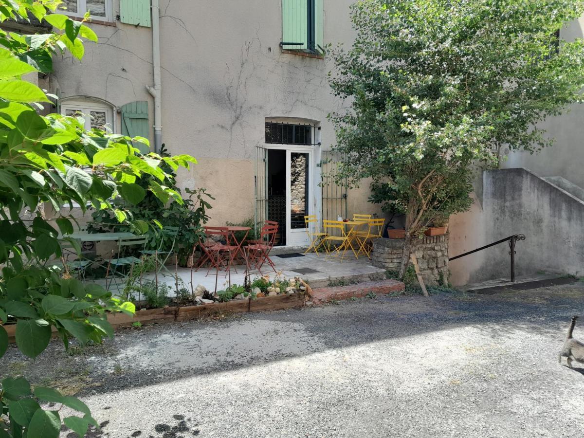 Le Prieure Bed & Breakfast Saint-Florent-sur-Auzonnet Eksteriør bilde