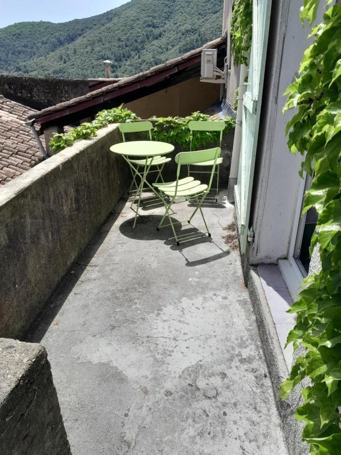 Le Prieure Bed & Breakfast Saint-Florent-sur-Auzonnet Eksteriør bilde