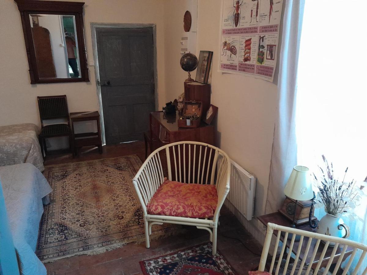 Le Prieure Bed & Breakfast Saint-Florent-sur-Auzonnet Eksteriør bilde